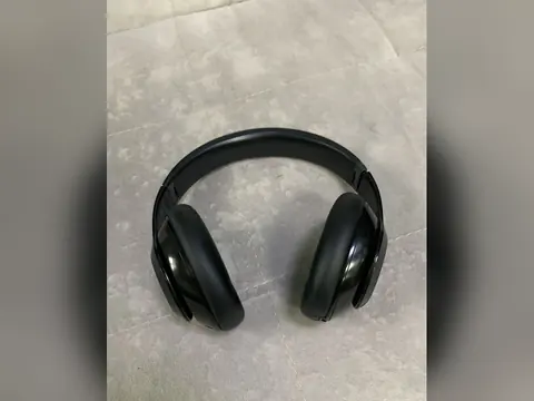 Наушники beats studio pro — принято в «Легенде»