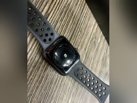 Часы Apple watch se 44 mm nike 88 акб — кадр 2