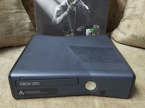 Приставка Xbox 360 S 256Gb — кадр 2