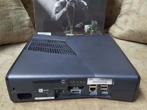 Приставка Xbox 360 S 256Gb — кадр 3