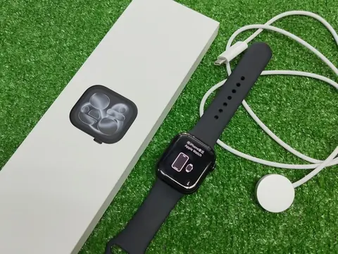 Часы Apple watch 11 42 mm — принято в «Легенде»