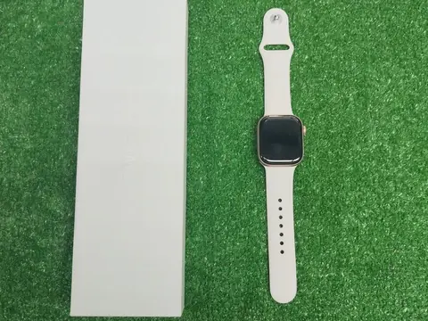 Смарт часы Apple watch 11 42mm — принято в «Легенде»