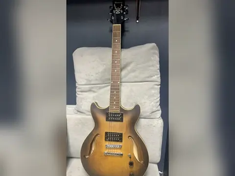 Электрогитара ibanez am53-tf 5b-06 — принято в «Легенде»
