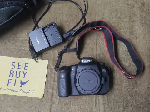 Фотоаппарат Canon eos 60d без обьектива — принято в «Легенде»