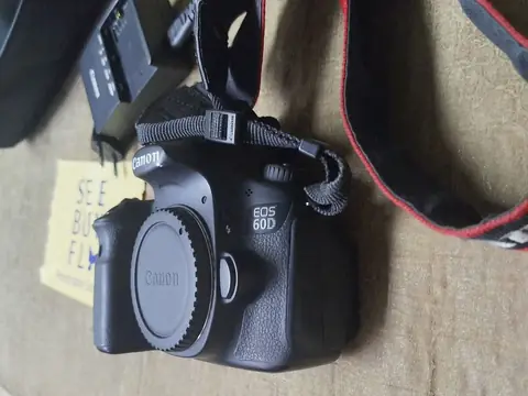 Фотоаппарат Canon eos 60d без обьектива — кадр 4