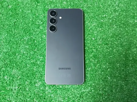 Samsung Galaxy S25 FE, 8/512 ГБ, SIM + eSIM — кадр 4