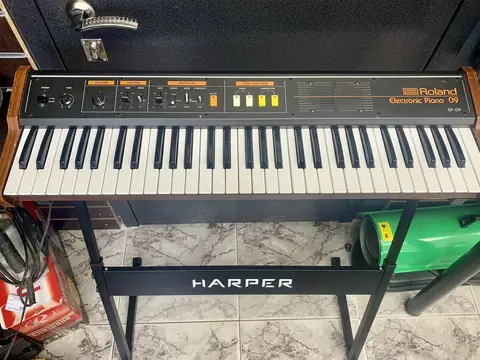 Electronic piano Roland ep-09 — кадр 2