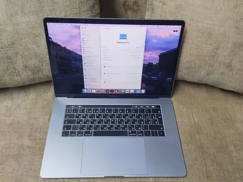 Ноутбук Apple MacBook Pro 15 (2017) Core i7/16/512 — кадр 2