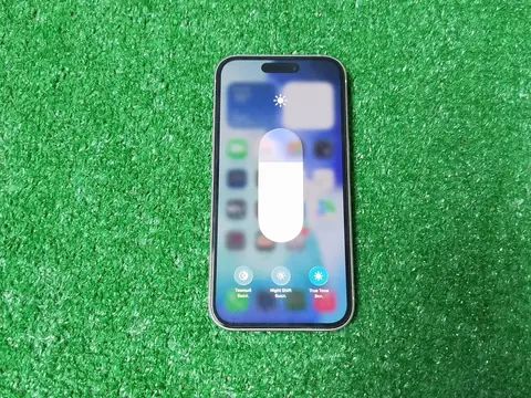 iPhone 15, 256 ГБ, SIM + eSIM — принято в «Легенде»