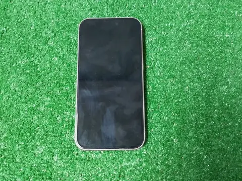 iPhone 15, 256 ГБ, SIM + eSIM — кадр 2
