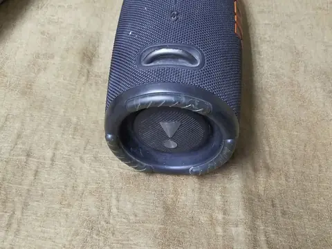 Портативная колонка jbl extreme 3 — кадр 2