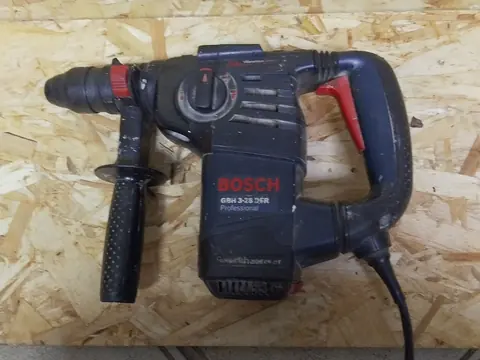 Перфоратор Bosch TBH 3-28DF — принято в «Легенде»